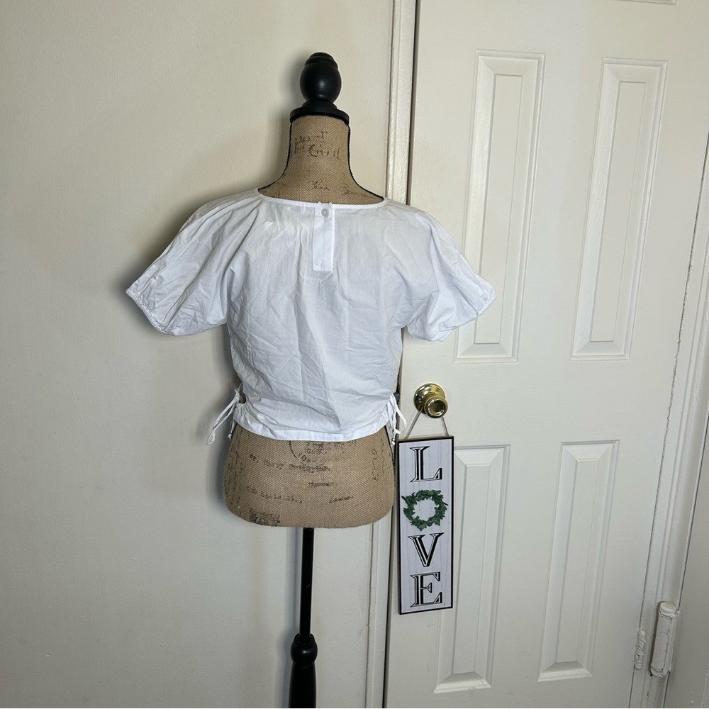 Madewell Embroidered Poplin Puff-Sleeve Cutout Crop Top - Picture 3 of 8